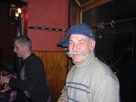 moustache en action 